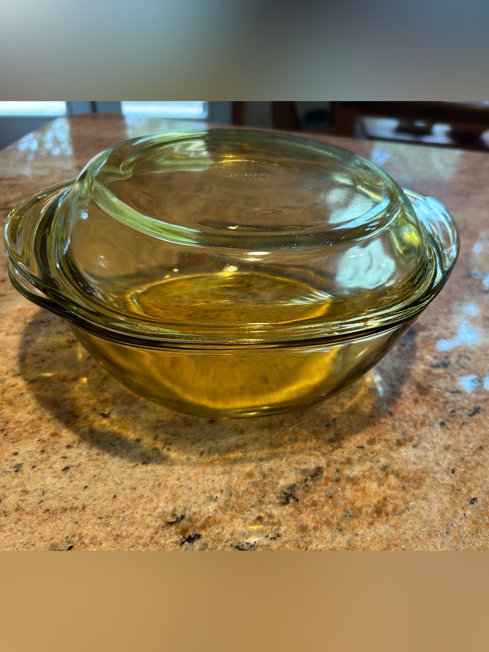 Dynaware Pyr-O-Rey 2Qt Yellow Topaz Glass Casserole w/Lid #3055. Made in Mexico.